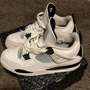 Air Jordan 4 Retro Military Black